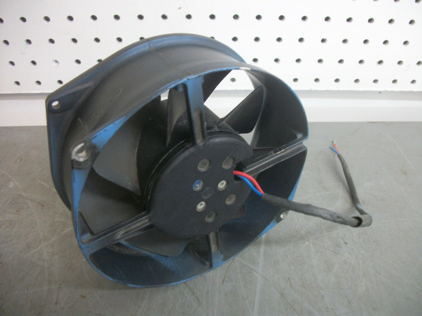 EBM-PAPST IMPEDENCE PROTECTED AXIAL FAN W2G130-AA33-01 2950U/MIN 16W 18/24/30V