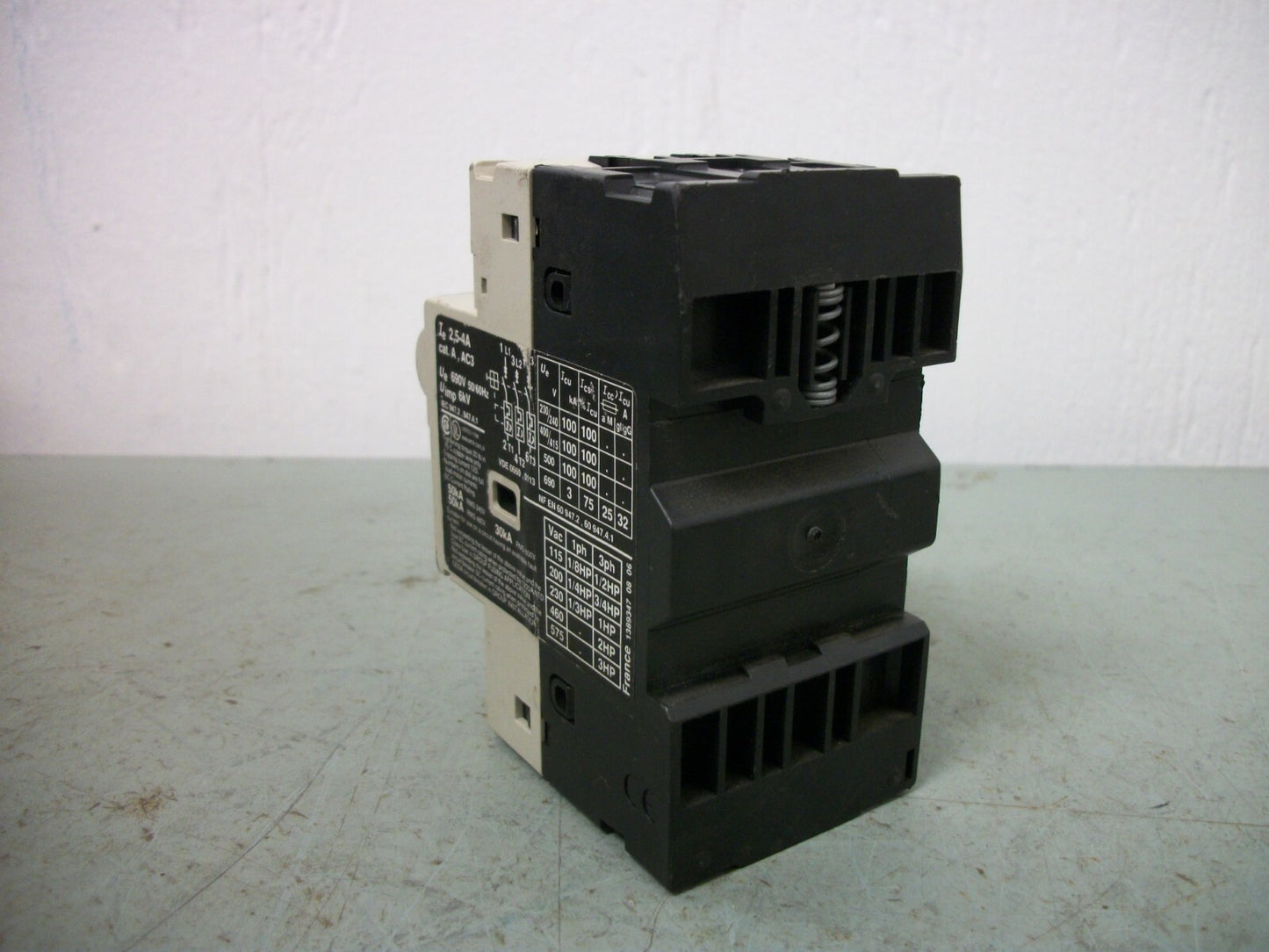 TELEMECANIQUE MOTOR CIRCUIT BREAKER GV2-RT08 2.5-4AMP