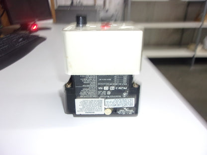 KLOCKNER-MOELLER MANUAL MOTOR STARTER PKZM 3-16-U-NA 8.8-15AMP