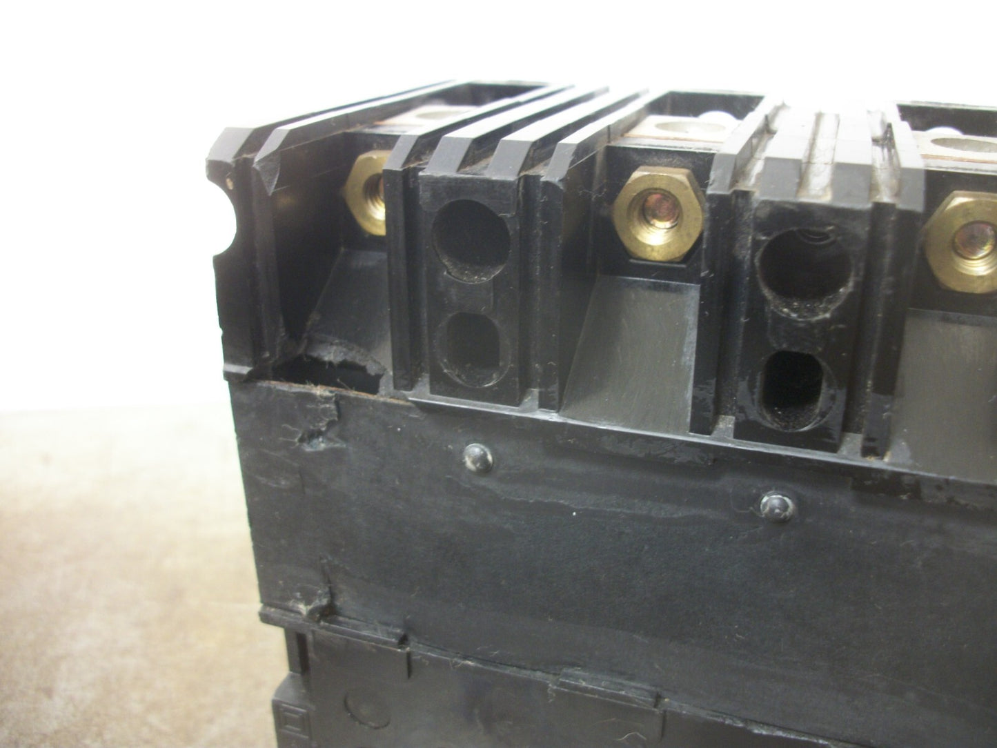 SQUARE D FAL CIRCUIT BREAKER FAL36070 70AMP 600VOLT 3POLE BLACK CHIPPED