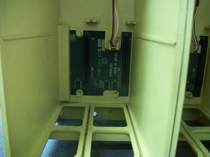 GE FANUC 7-SLOT PLC CHASSIS RACK 15M-MCU05303-001R00