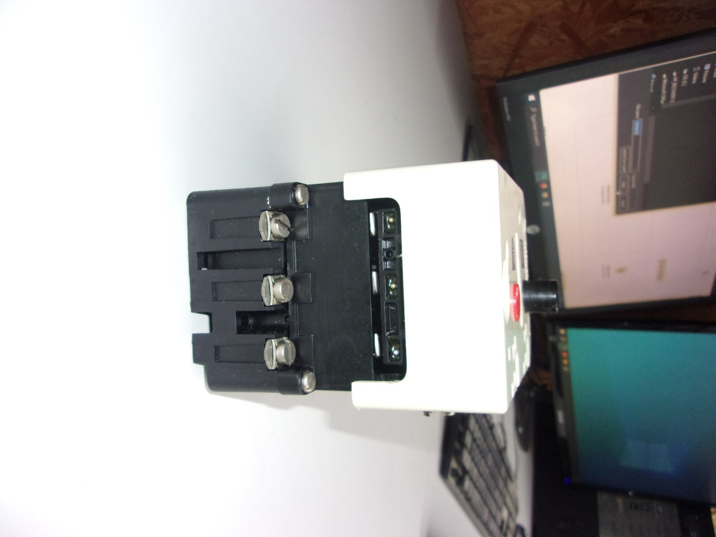 KLOCKNER-MOELLER MANUAL MOTOR STARTER PKZM 3-2,5-U-NA 1.4-2.4AMP