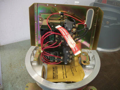 ALLEN-BRADLEY ENCL 705-AUA SIZE 0 REV MOTOR STARTER 240VCOIL 3PH 600V 5HP NEW