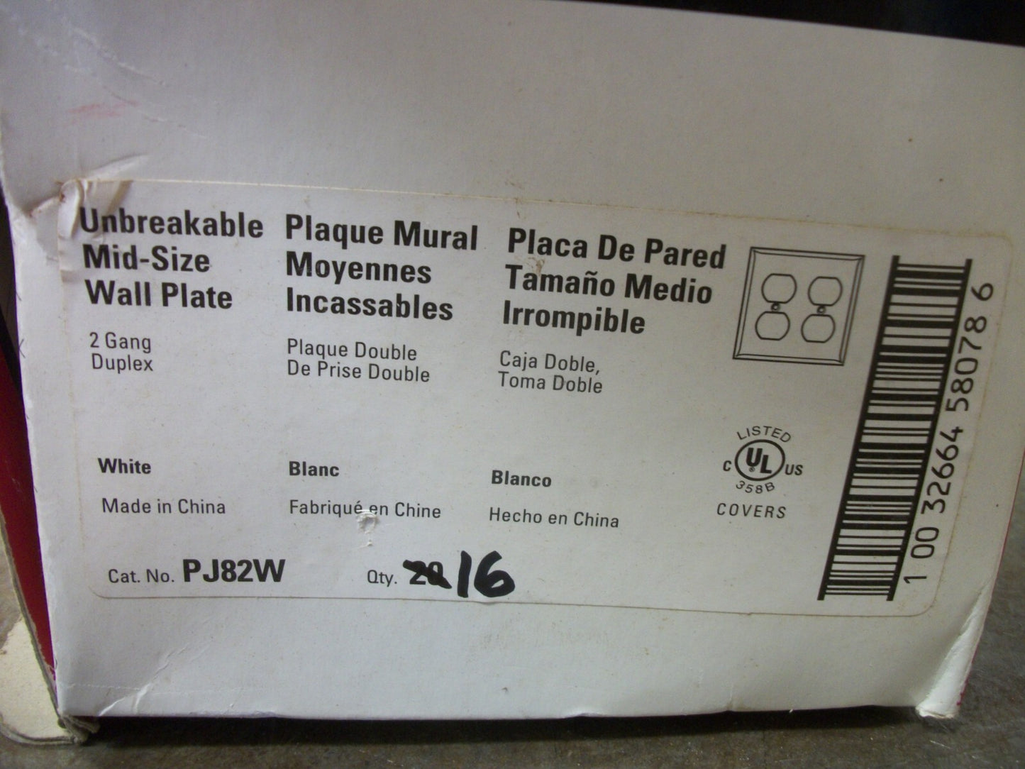 COOPER BOX OF 16 2-GANGE DUPLEX RECEPTACLE WHITE WALL PLATES PJ82W NIB