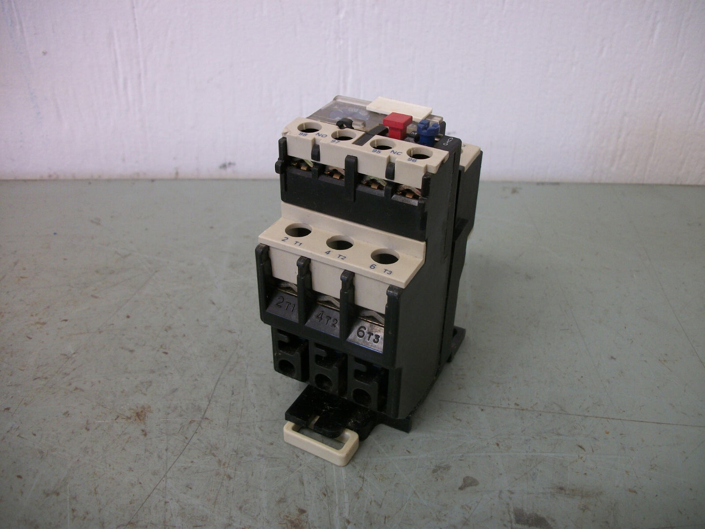 TELEMECANIQUE THERMAL OVERLOAD RELAY LR2D1305 0.63-1AMP