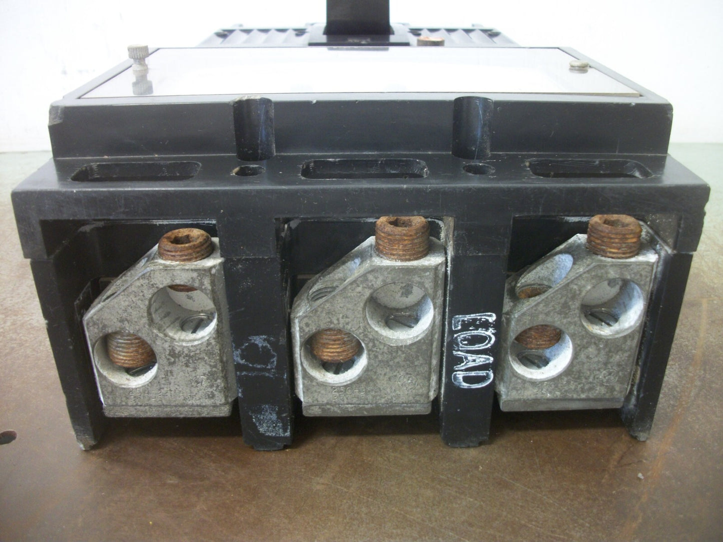 GE TJR CIRCUIT BREAKER TJR3606N 600AMP 600VOLT 3POLE W/AUX