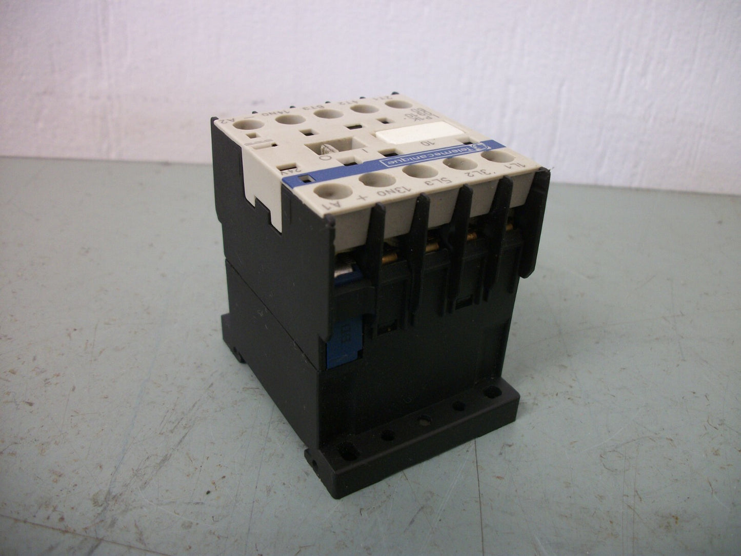 TELEMECANIQUE CONTACTOR LP1K0910BD 20AMP 24VCOIL 3PH 600V 5HP