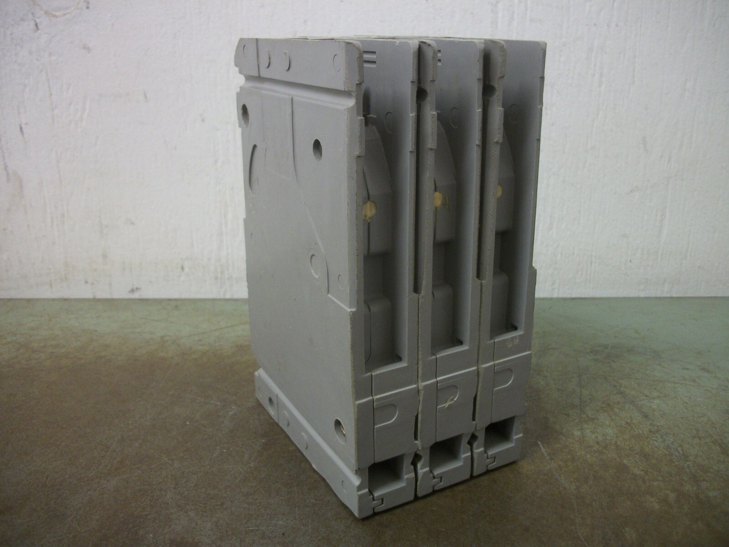 SIEMENS ITE HE4 CIRCUIT BREAKER HE43B070 70AMP 480VOLT 3POLE OLD