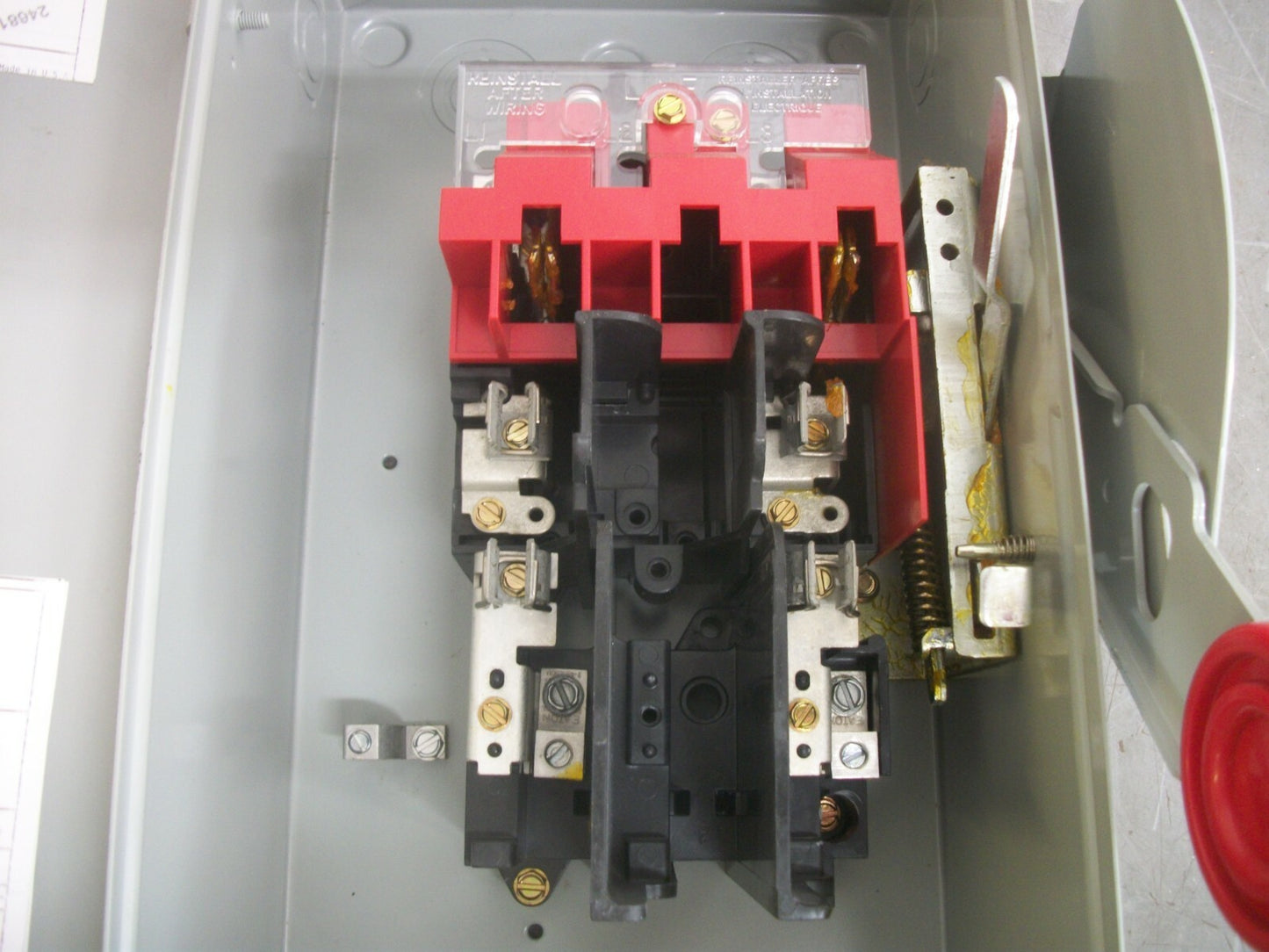 CUTLER-HAMMER DISCONNECT TYPE 1 DH221FGK 30AMP 240VOLT 2POLE FUSIBLE NOB