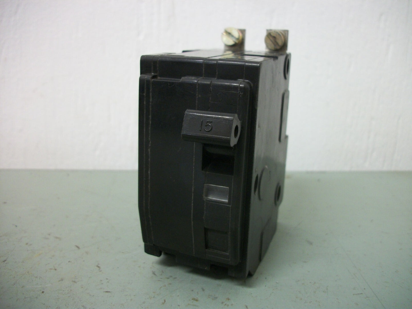 SQUARE D QOB CIRCUIT BREAKER QOB215 15AMP 240VOLT 2POLE OLD