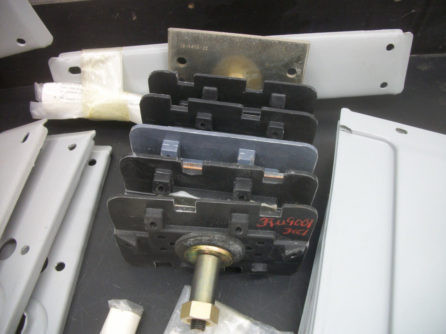 SIEMENS BUS DUCT CONNECTORS & COVERS NOB