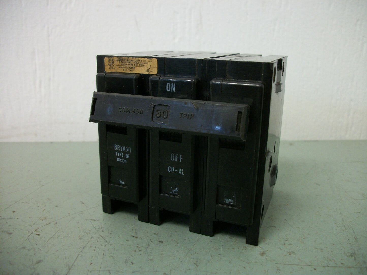 BRYANT BR CIRCUIT BREAKER BR330 30AMP 240VOLT 3POLE