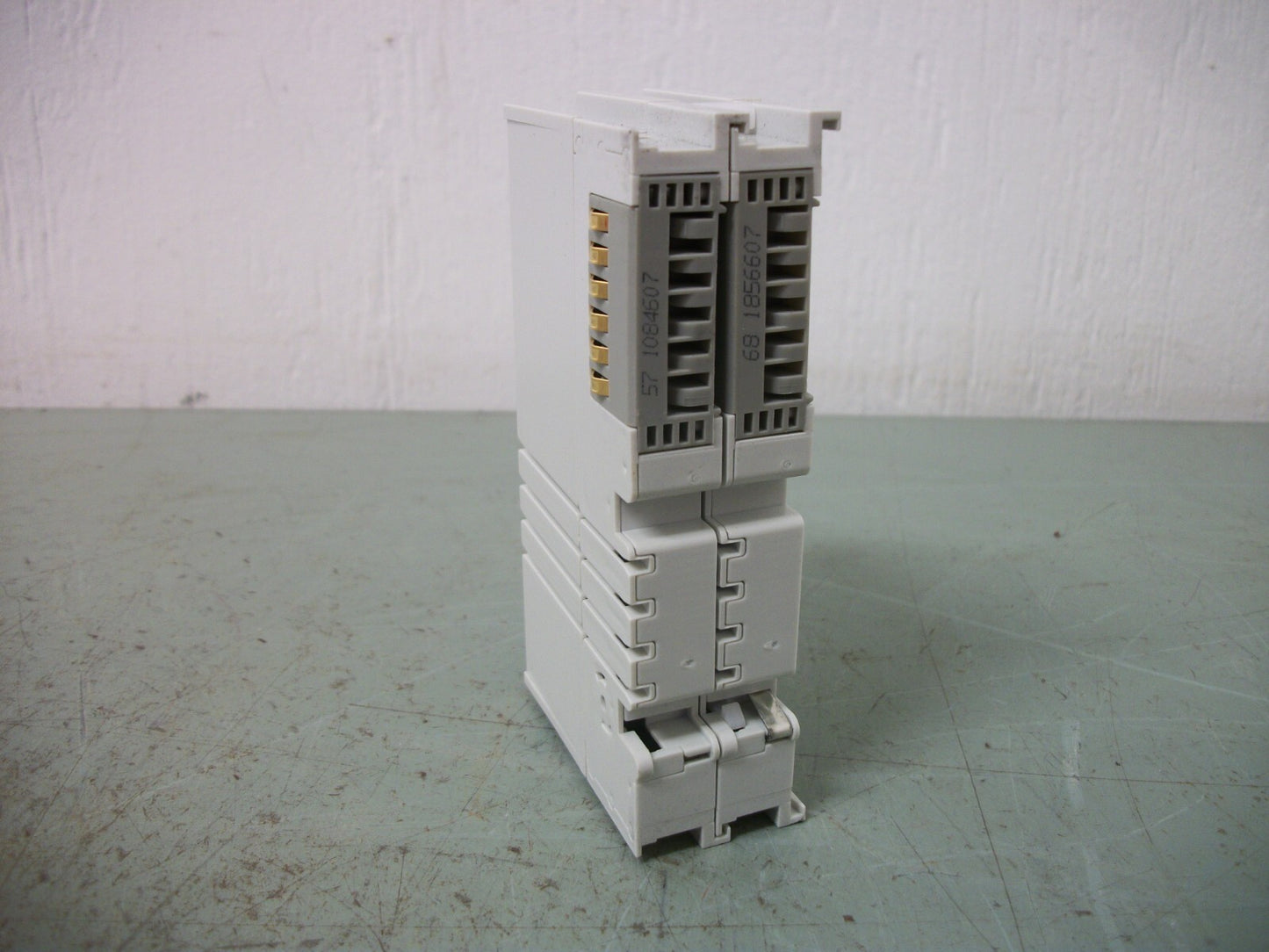 BECKHOFF 16-CHANNEL DIGITAL OUTPUT KM2002-0000 NOB