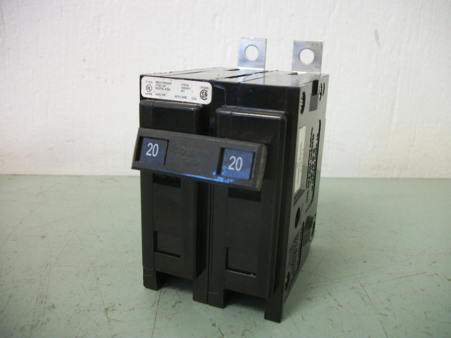 CUTLER-HAMMER BA CIRCUIT BREAKER BAB2020 20AMP 240VOLT 2POLE NOB