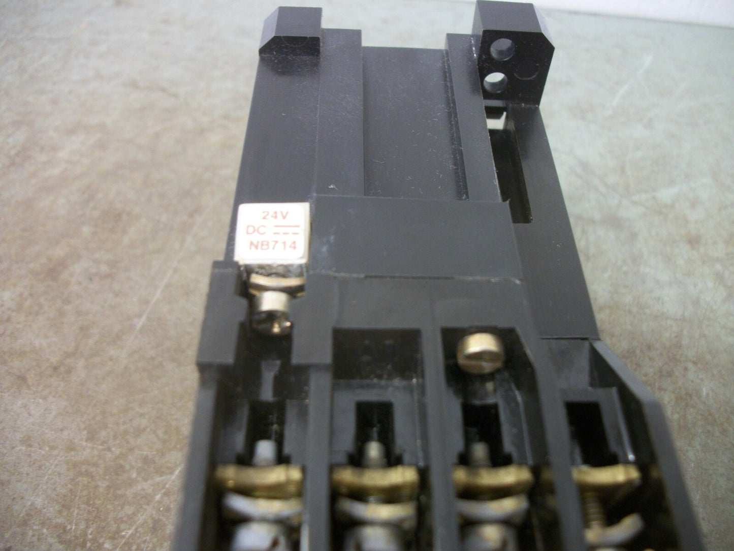 ALLEN-BRADLEY CONTACTOR 100-A24NZ*3 24AMP 24VCOIL 3PH 600V 20HP