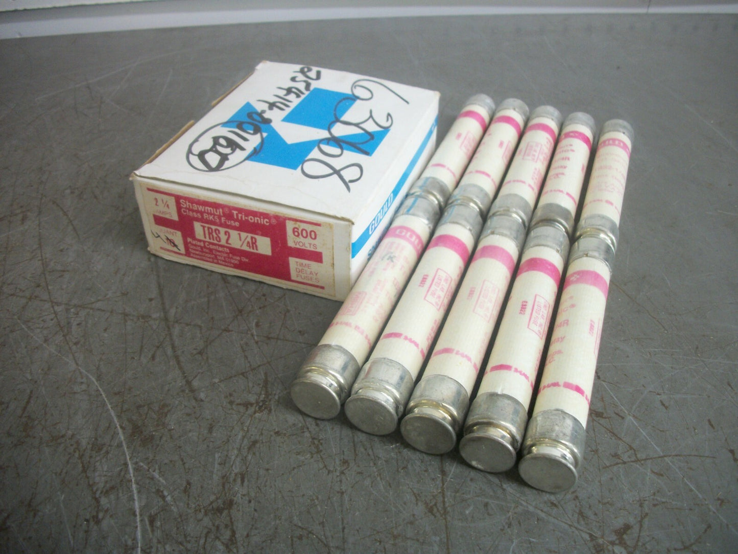 GOULD SHAWMUT BOX OF 10 TRI-ONIC FUSES TRS2-1/4R 2-1/4AMP 600VOLT NIB