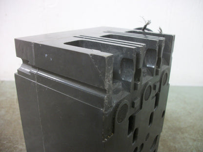 GE TEB CIRCUIT BREAKER TEB132100 100AMP 240VOLT 3POLE GREEN W/SHUNT NOB