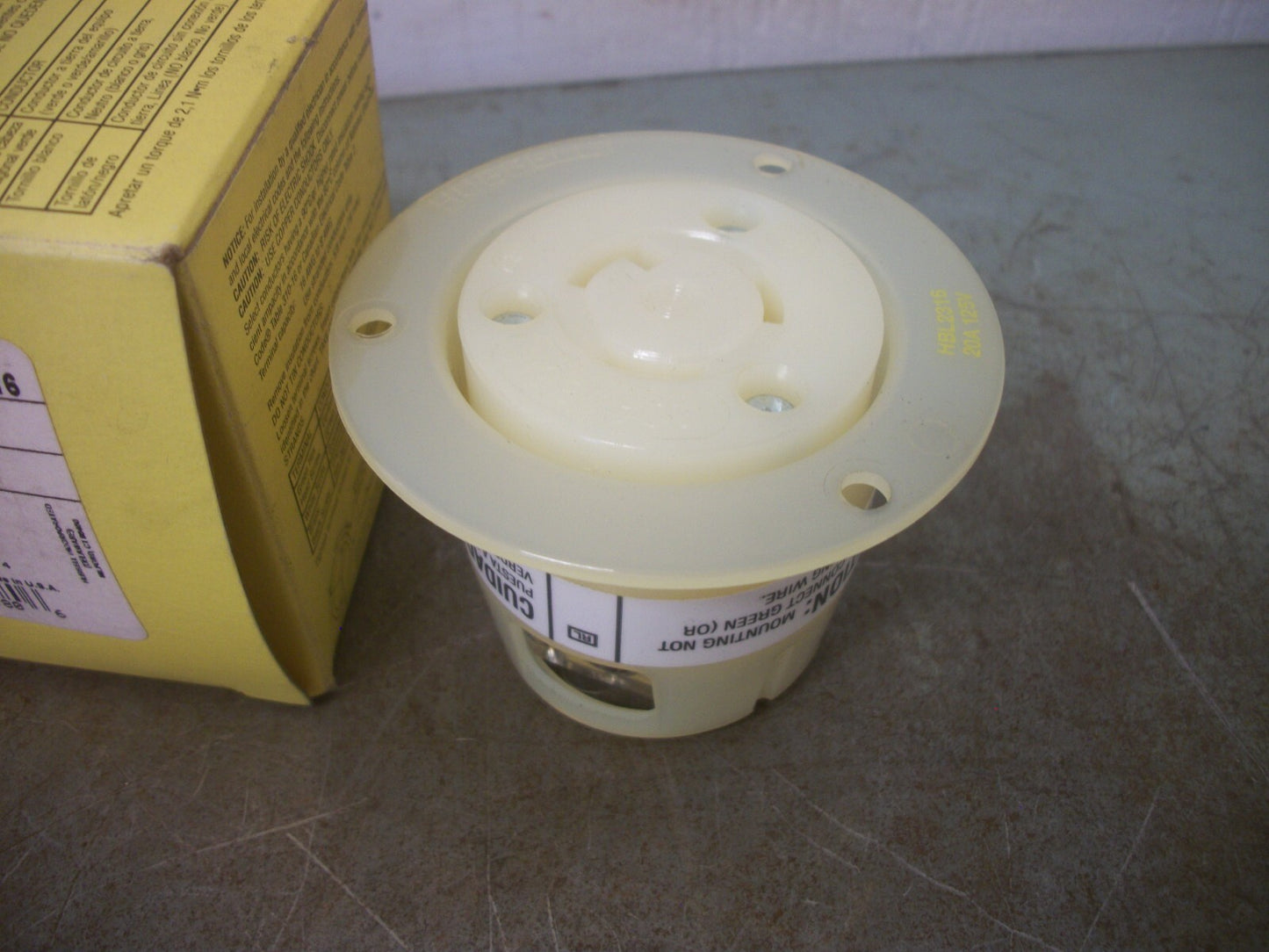 HUBBELL TWIST-LOCK FLANGED RECEPTACLE HBL2316 20AMP 125VOLT 2P 3W GRND NIB