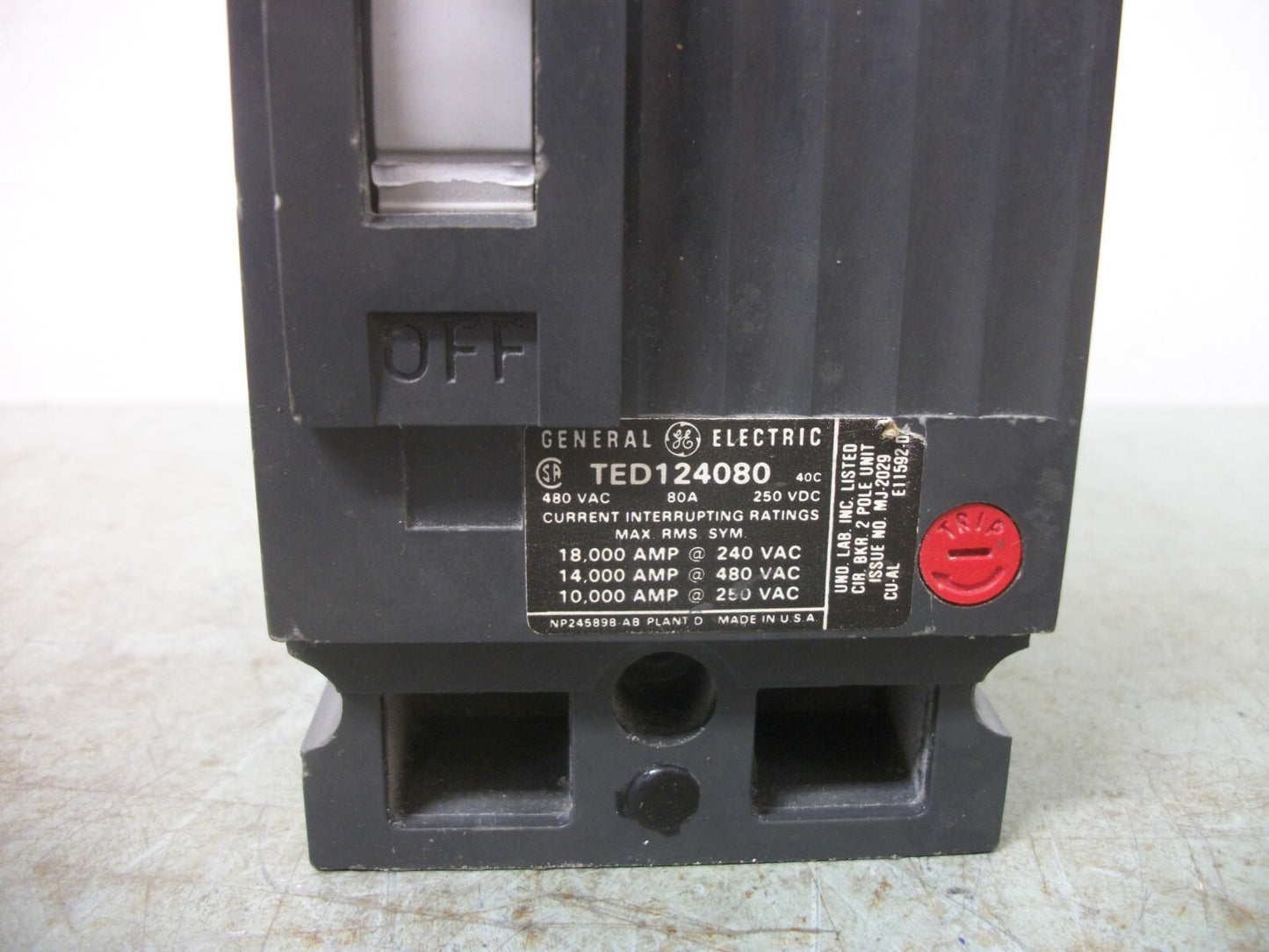GE TED CIRCUIT BREAKER TED124080 80AMP 480VOLT 2POLE BLACK W/SHUNT