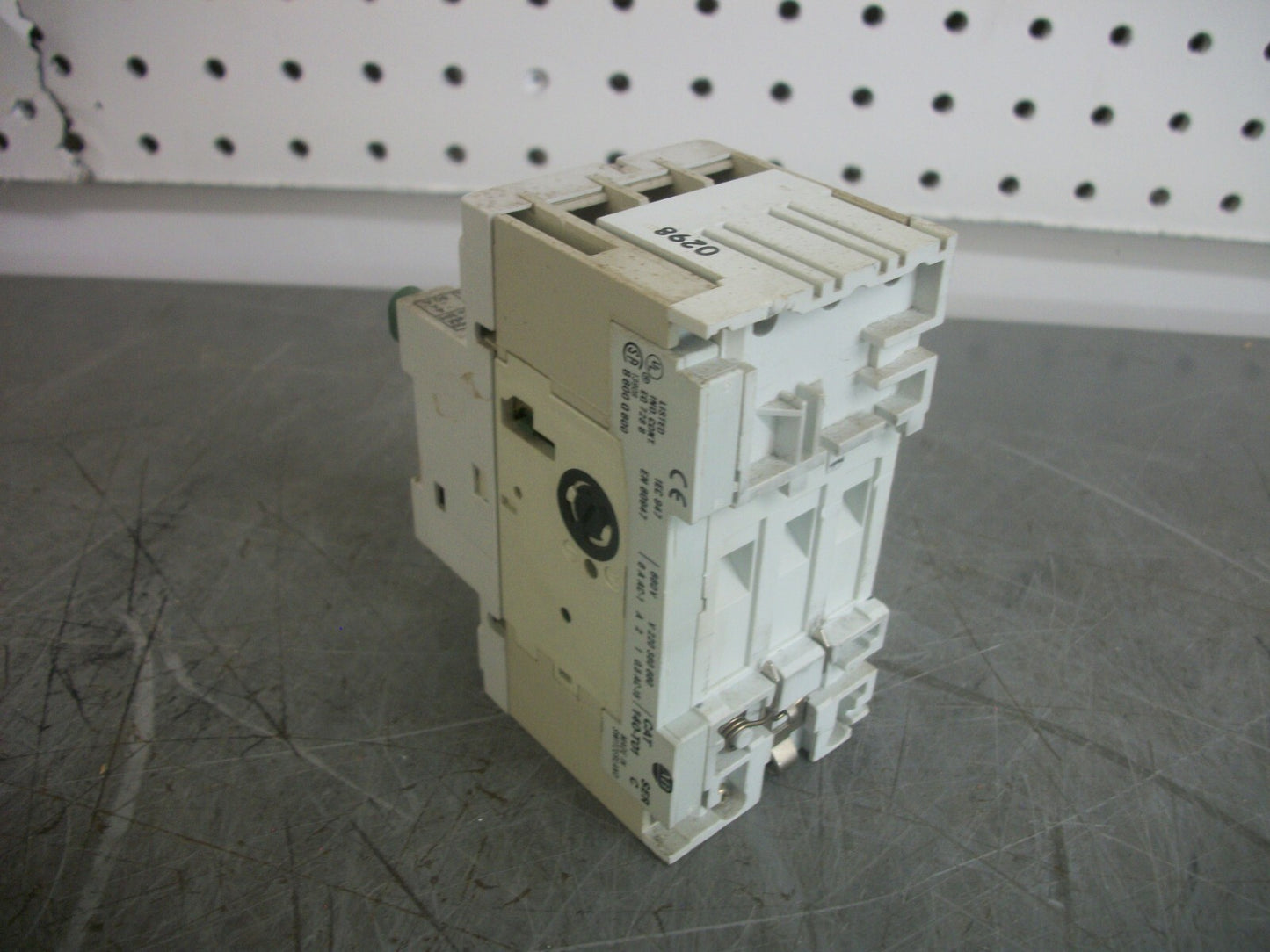 ALLEN-BRADLEY MOTOR CIRCUIT BREAKER 140-MN-0400 2.5-4.0AMP