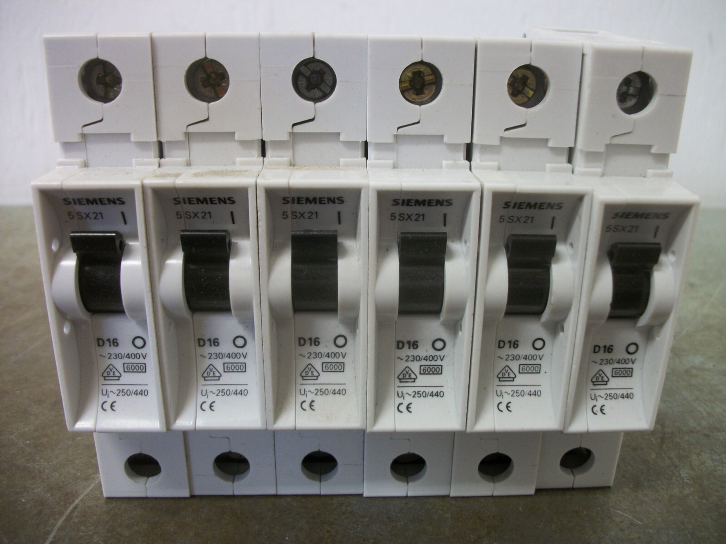 SIEMENS LOT OF 6 MINI CIRCUIT BREAKERS 5SX21D16 16AMP 230/400VOLT 1POLE