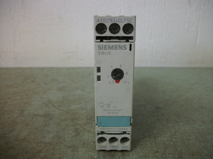 SIEMENS SIRIUS TIME DELAY RELAY 3RP1511-1AP30 0.5-10SEC