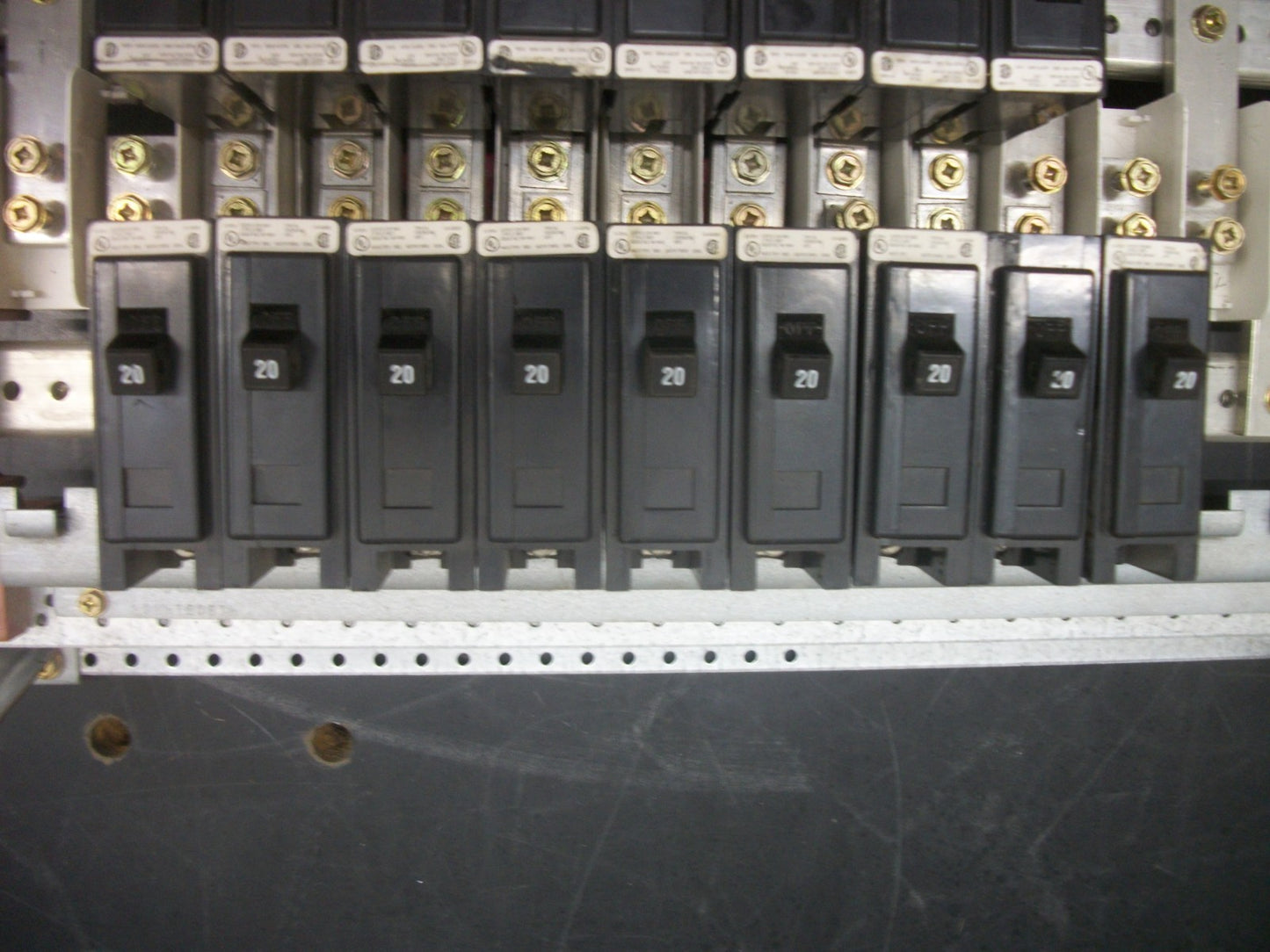 CUTLER-HAMMER PANELBOARD INTERIOR DK2400W 400AMP 240VOLT 1PH W/400A MAIN