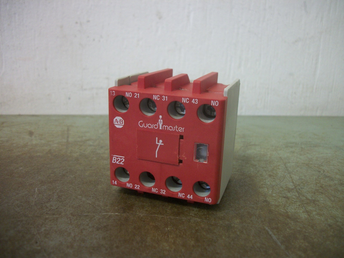 ALLEN-BRADLEY GUARDMASTER 2N.O. 2N.C. AUXILIARY CONTACT BLOCK 100S-F