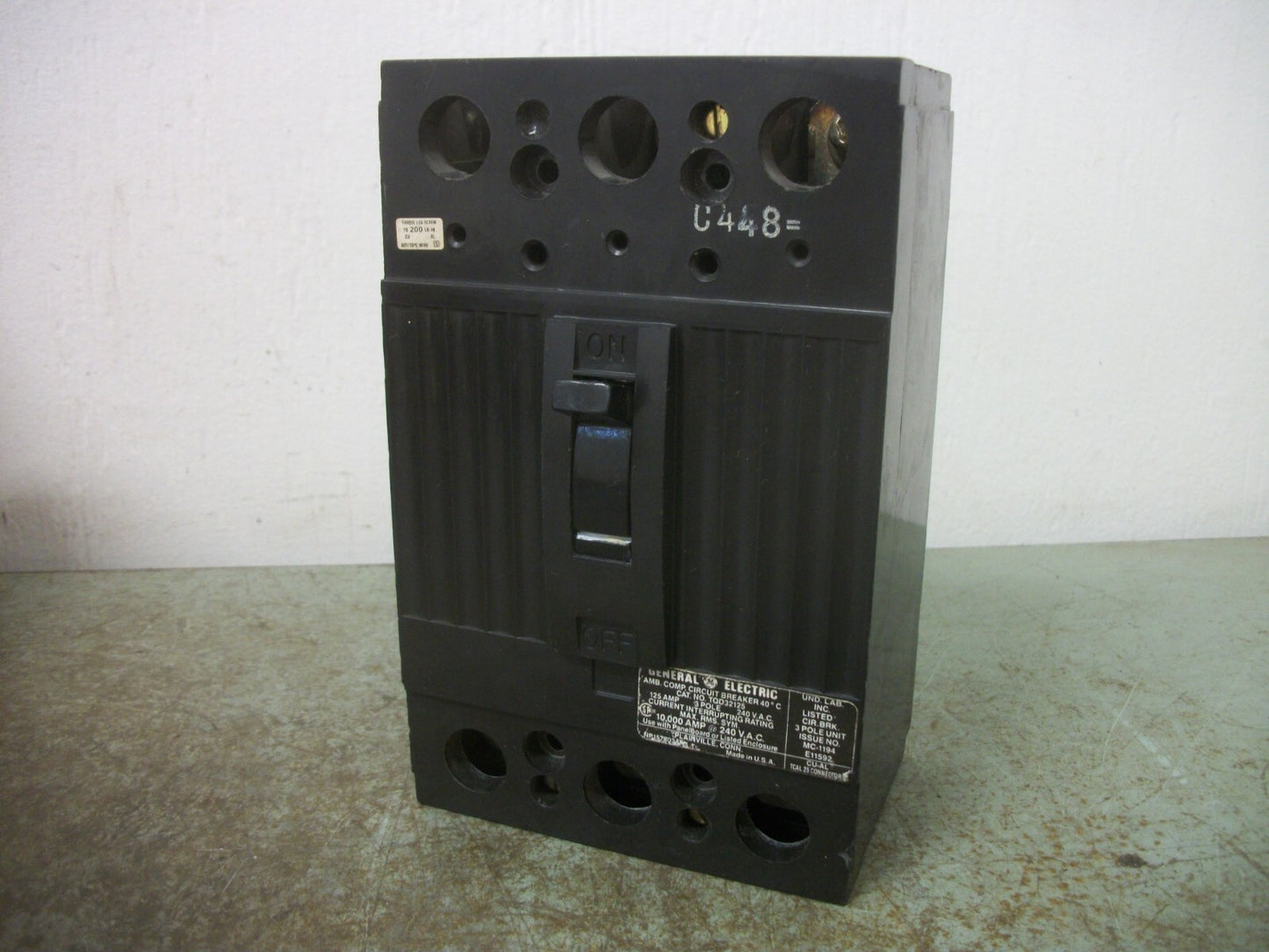 GE TQD CIRCUIT BREAKER TQD32125 125AMP 240VOLT 3POLE