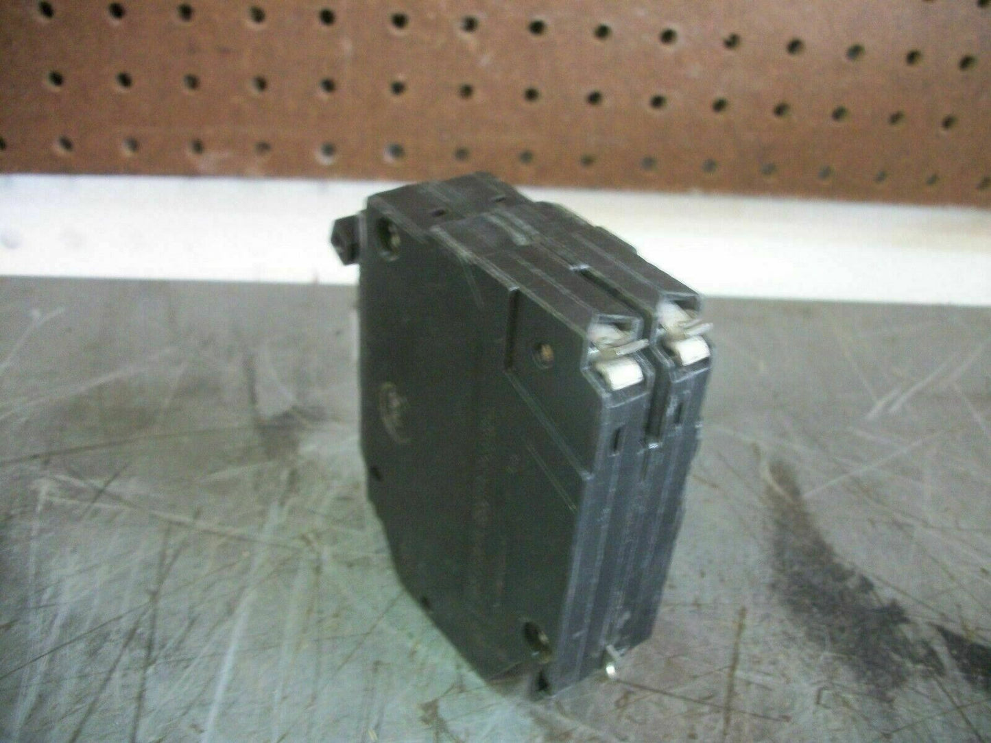 GE THQP CIRCUIT BREAKER THQP240 40AMP 240VOLT 2POLE