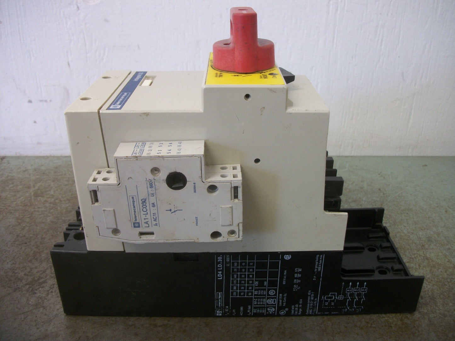 TELEMECANIQUE INTEGRAL 63 CONTACTOR LD4-LD030 63AMP 120VCOIL 3PH 600V 60HP