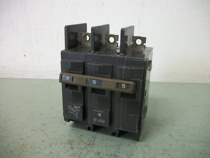 SIEMENS BQ CIRCUIT BREAKER BQ3B070 70AMP 240VOLT 3POLE CHIPPED