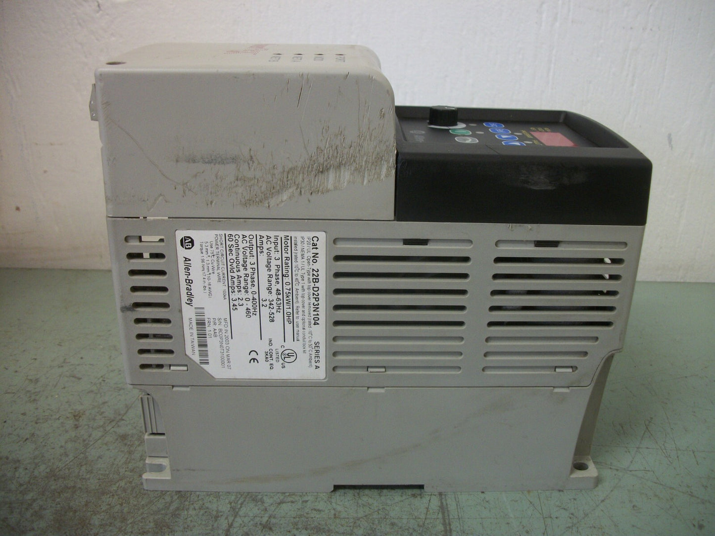 ALLEN-BRADLEY POWERFLEX 40 1HP AC DRIVE 22B-D2P3N104 460VOLT 3PH 2.3AMP
