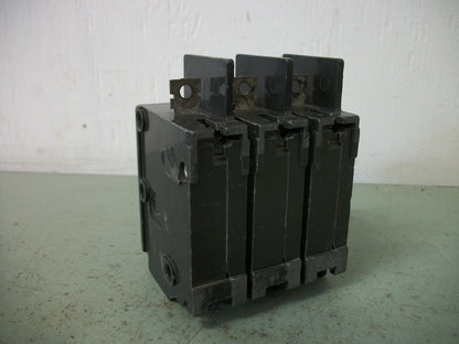 SIEMENS BQ CIRCUIT BREAKER BQ3B070 70AMP 240VOLT 3POLE CHIPPED