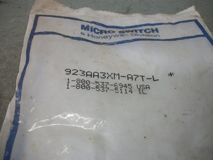 HONEYWELL MICRO SWITCH PROXIMITY SWITCH 923AA3XM-A7T-L NEW