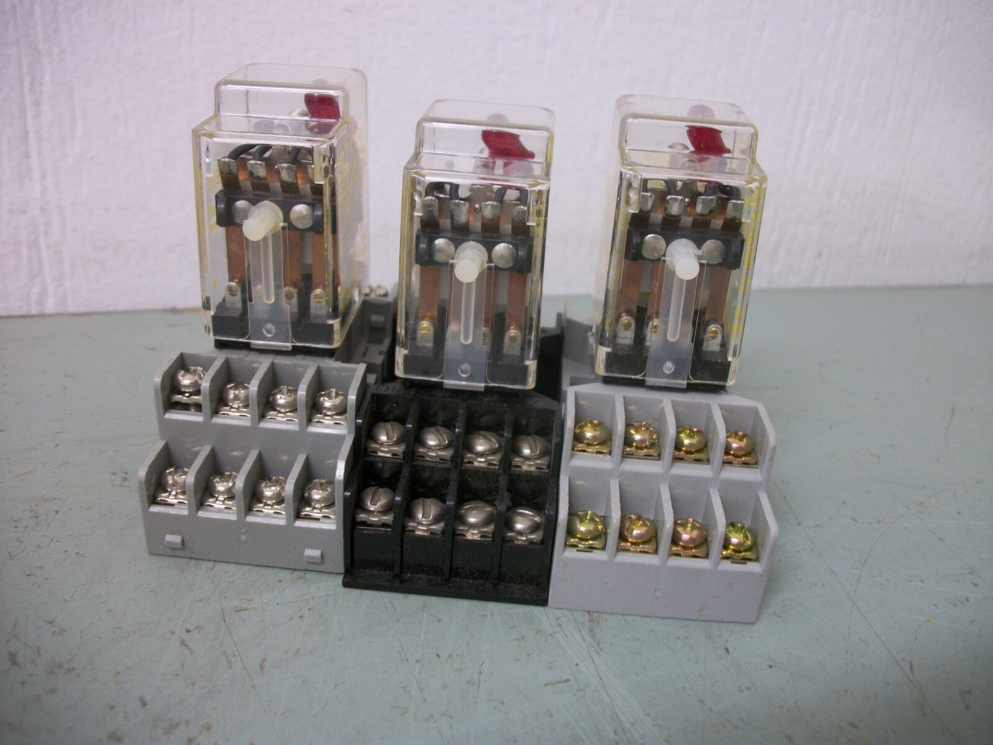 SQUARE D LOT OF 3 4PDT MINI GP RELAYS 8501RSD4M1P14V53 3AMP 24VDC