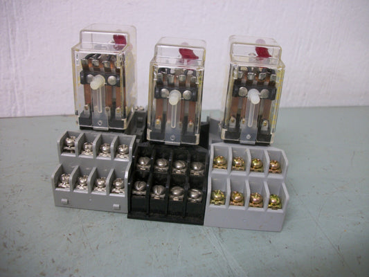 SQUARE D LOT OF 3 4PDT MINI GP RELAYS 8501RSD4M1P14V53 3AMP 24VDC