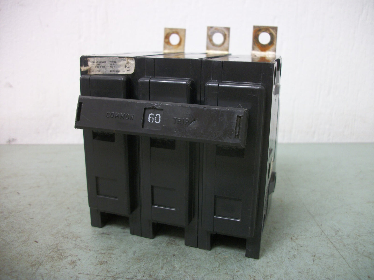 CUTLER-HAMMER BA CIRCUIT BREAKER BAB3060H 60AMP 240VOLT 3POLE