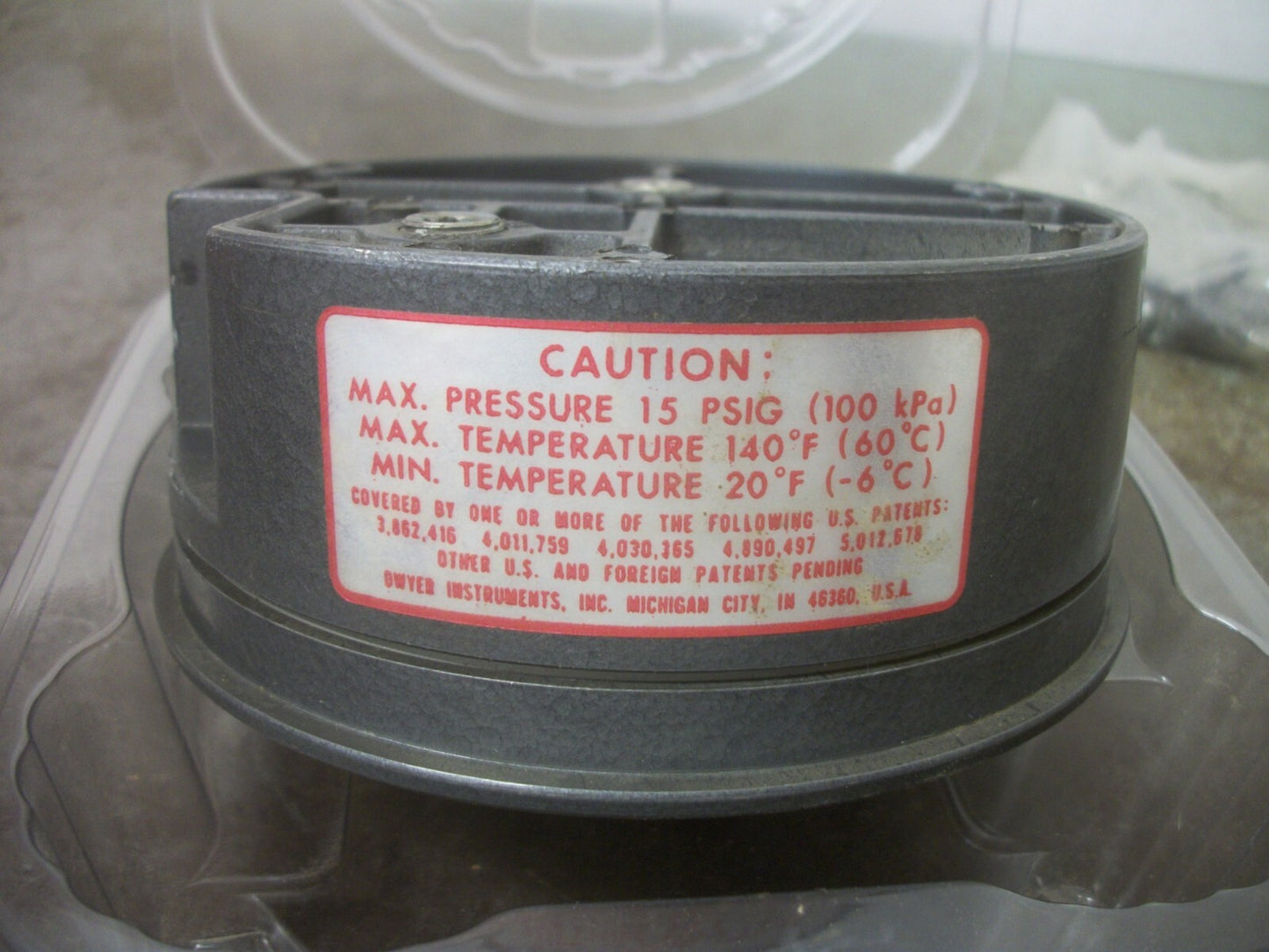 DWYER MAGNEHELIC PRESSURE GAGE 2005 C 0-5" WATER 15PSIG NEW