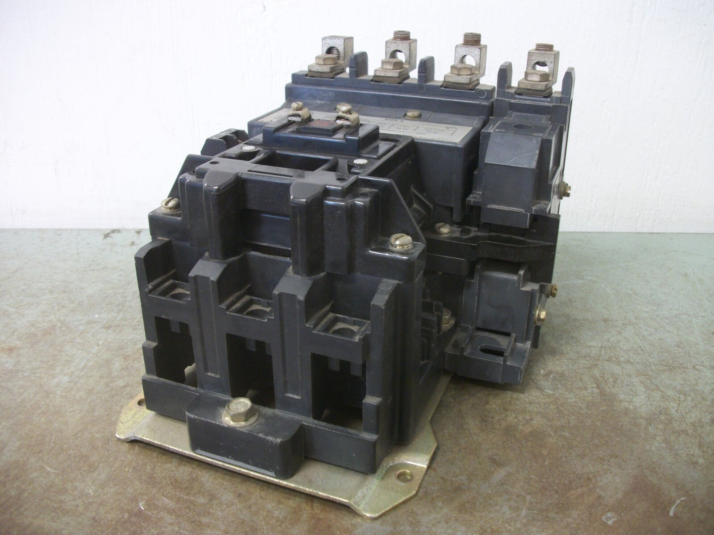 ALLEN-BRADLEY SIZE 3 CONTACTOR 500-DOD940 90AMP 120VCOIL 3PH 600VOLT 50HP