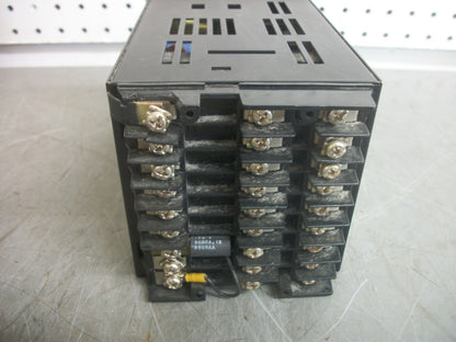 HONEYWELL UDC3000 VERSA-PRO TEMPERATURE CONTROLLER DC300C-0-2A0-20-0000-0