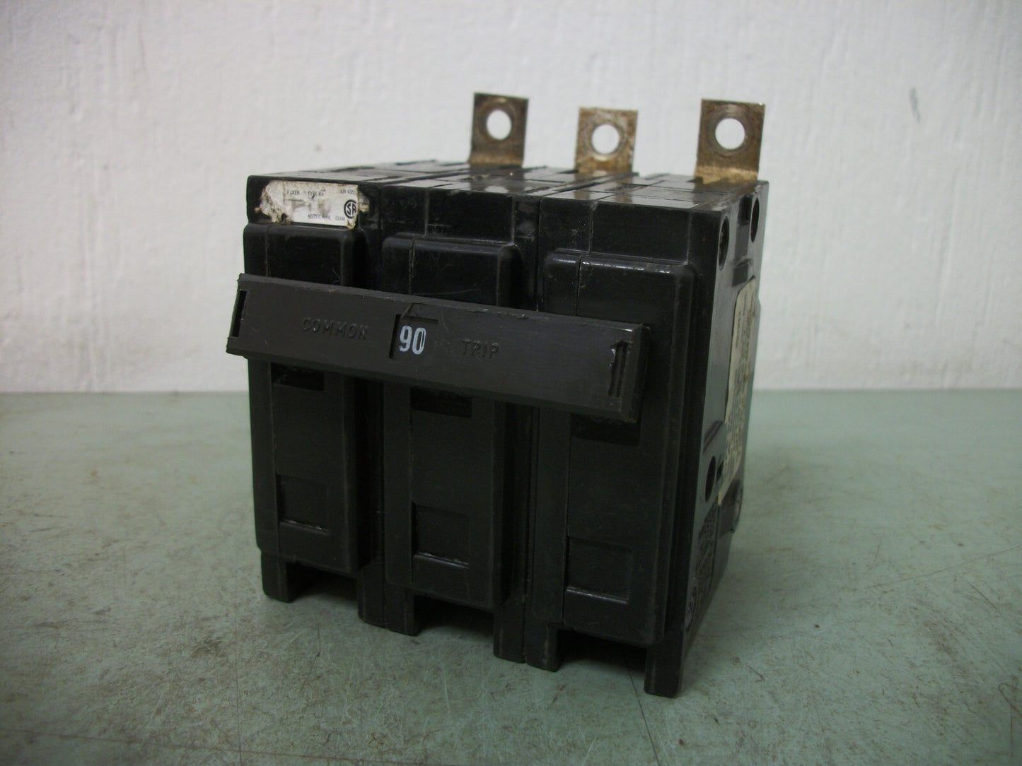 CUTLER-HAMMER BA CIRCUIT BREAKER BAB3090H 90AMP 240VOLT 3POLE