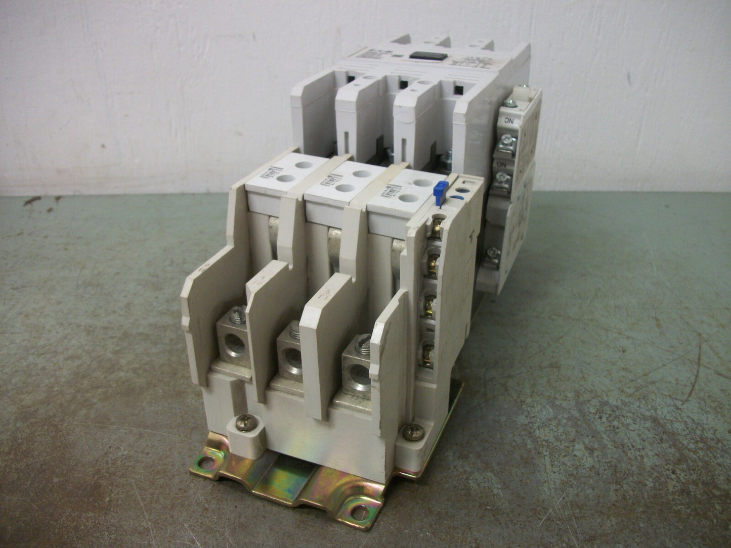 CUTLER-HAMMER SIZE 3 MOTOR STARTER CN15KN3 90AMP 120VCOIL 3PH 600V 50HP