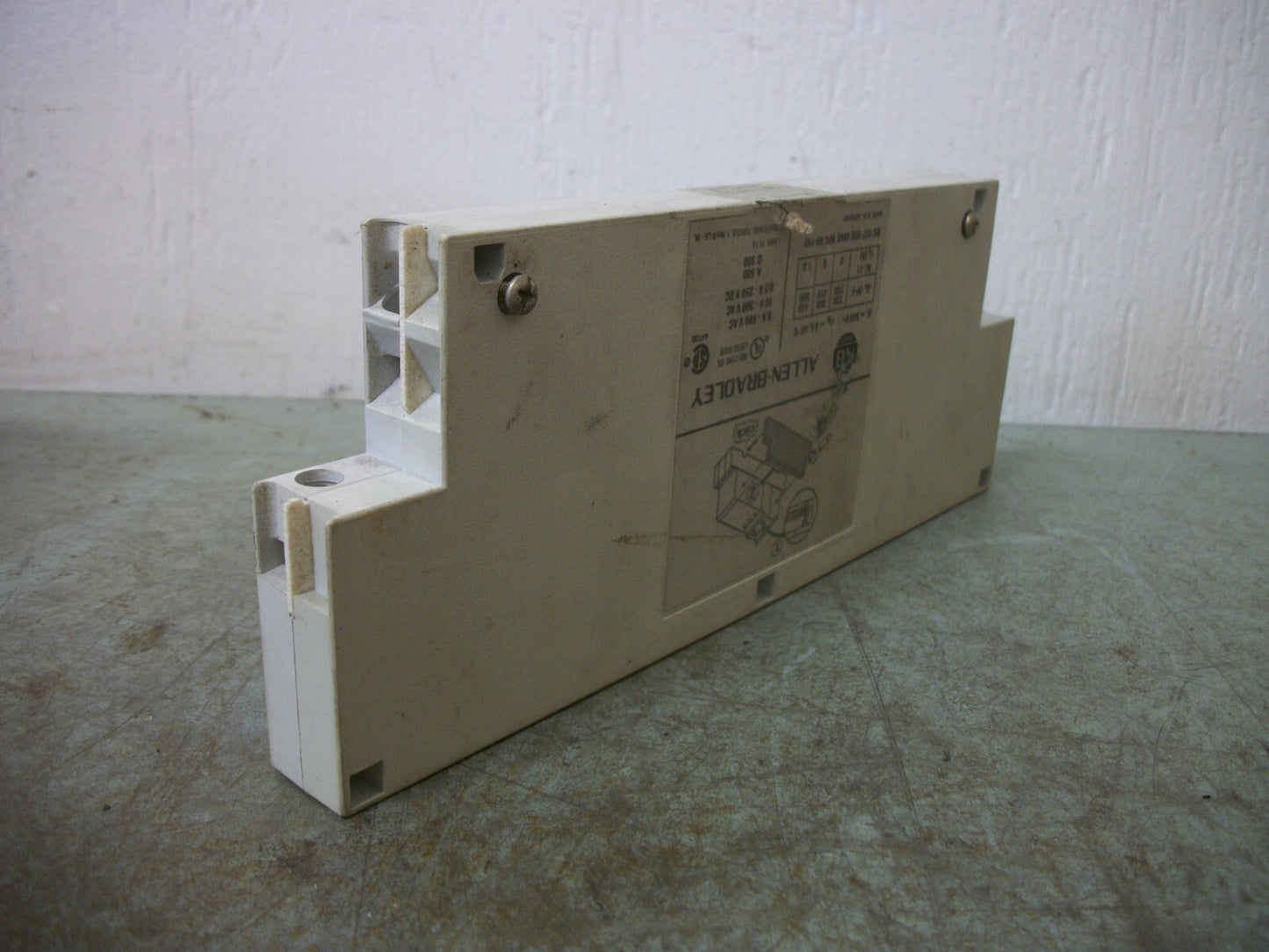 ALLEN-BRADLEY 1N.O. 1N.C. AUXILIARY CONTACT BLOCK 190-A11C