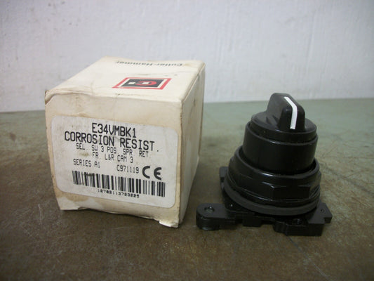 CUTLER-HAMMER 3-POS SPRING RETURN COR RESISTANT SELECTOR SWITCH E34VMBK1 NIB