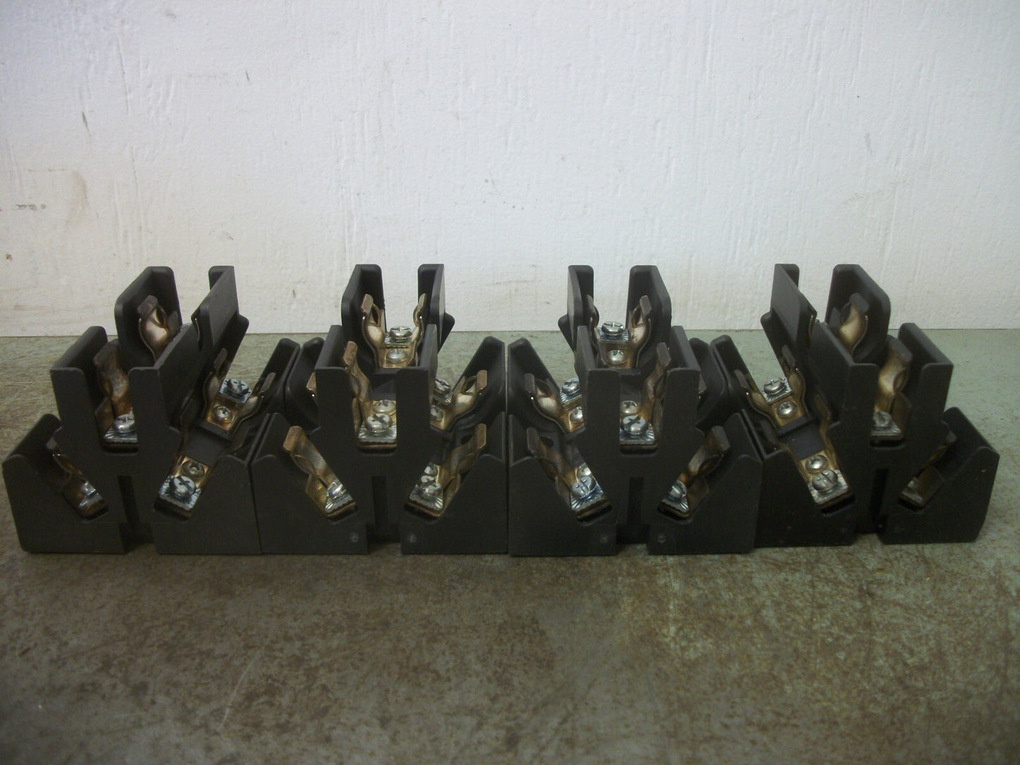 BUSSMANN LOT OF 4 CLASS J PYRAMID FUSEHOLDERS JP60030-3PR 30AMP 600VOLT 3POLE