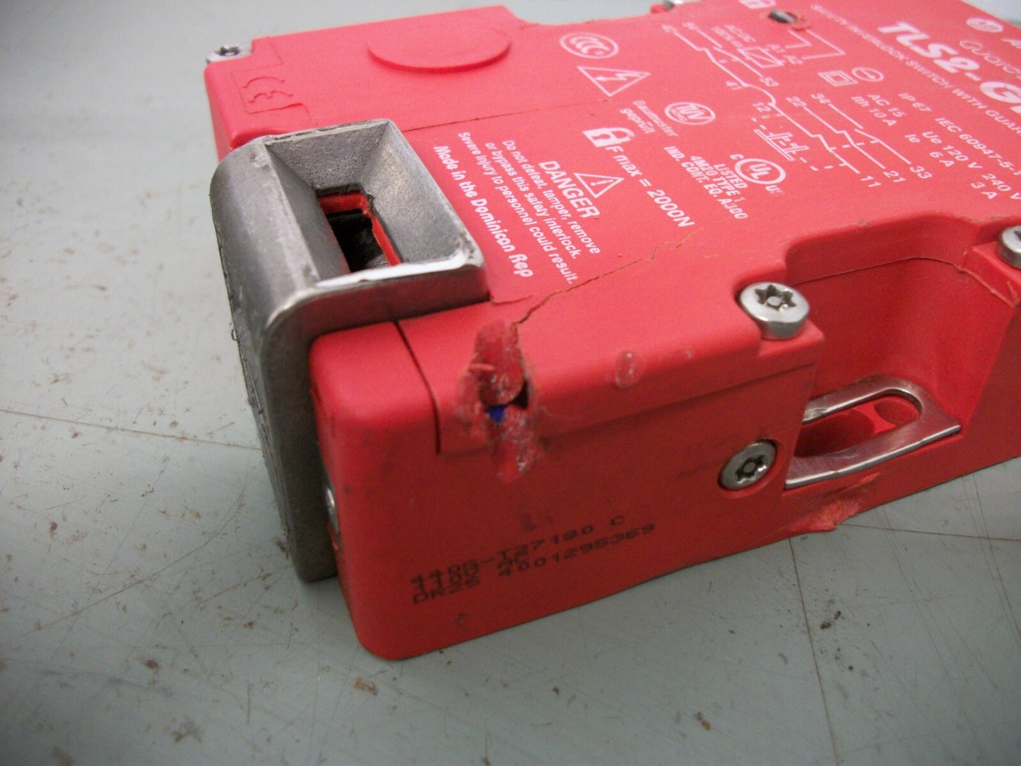 ALLEN-BRADLEY GUARDMASTER TLS2-GD2 SAFETY INTERLOCK SWITCH 440G-T27180 SERIES C