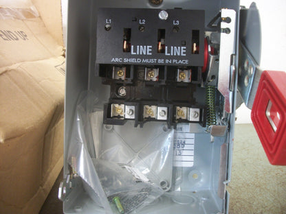 GE DISCONNECT TYPE 3R TH4321R 30AMP 240VOLT 3POLE FUSIBLE NIB