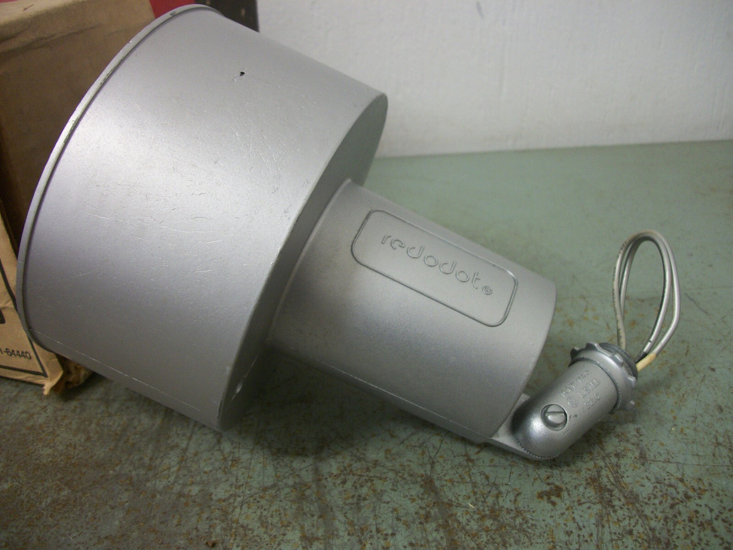 RED DOT SILVER CONTEMPORARY LAMPHOLDER L-800 NIB