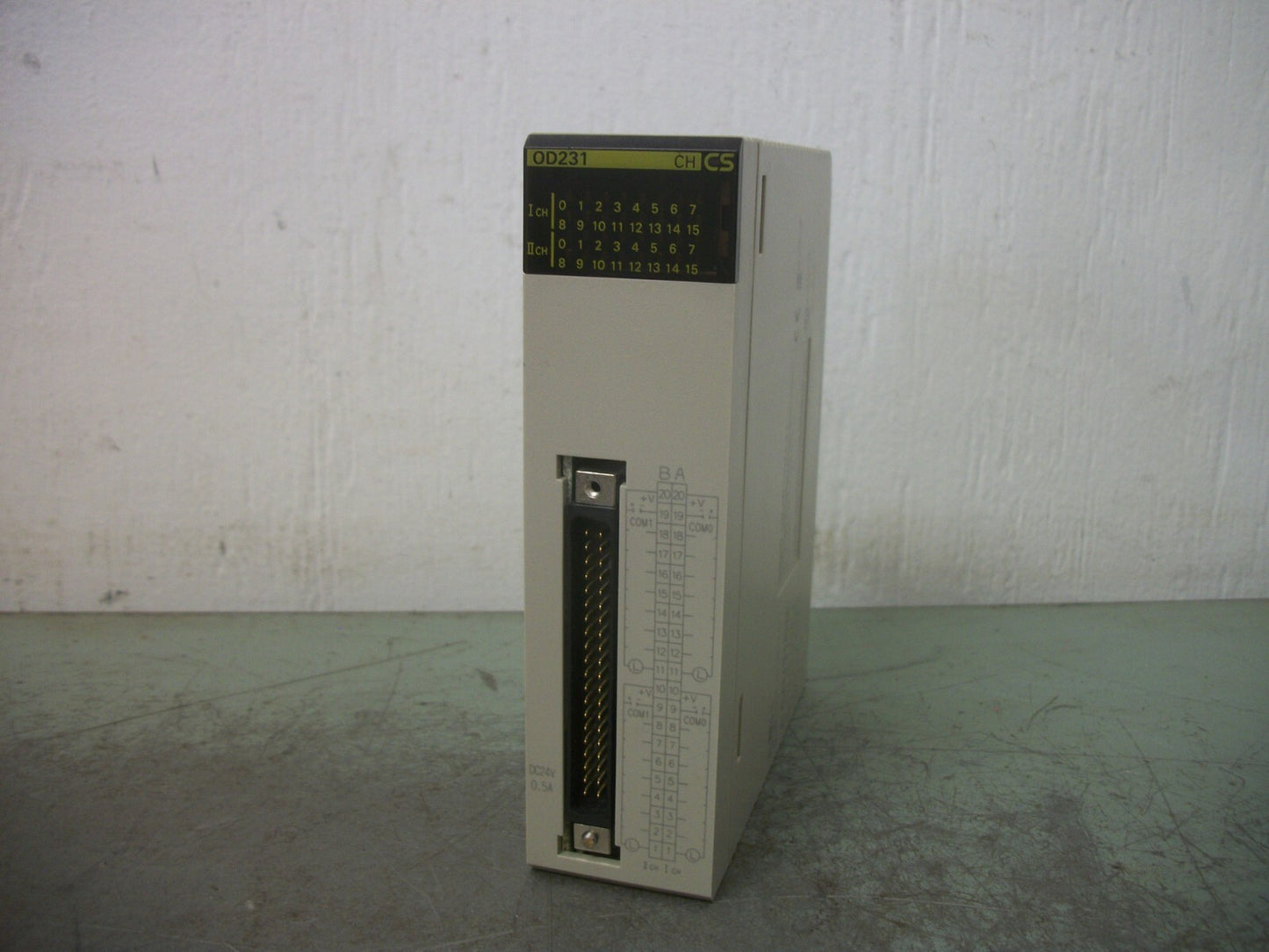OMRON SYSMAC OUTPUT UNIT CS1W-OD231